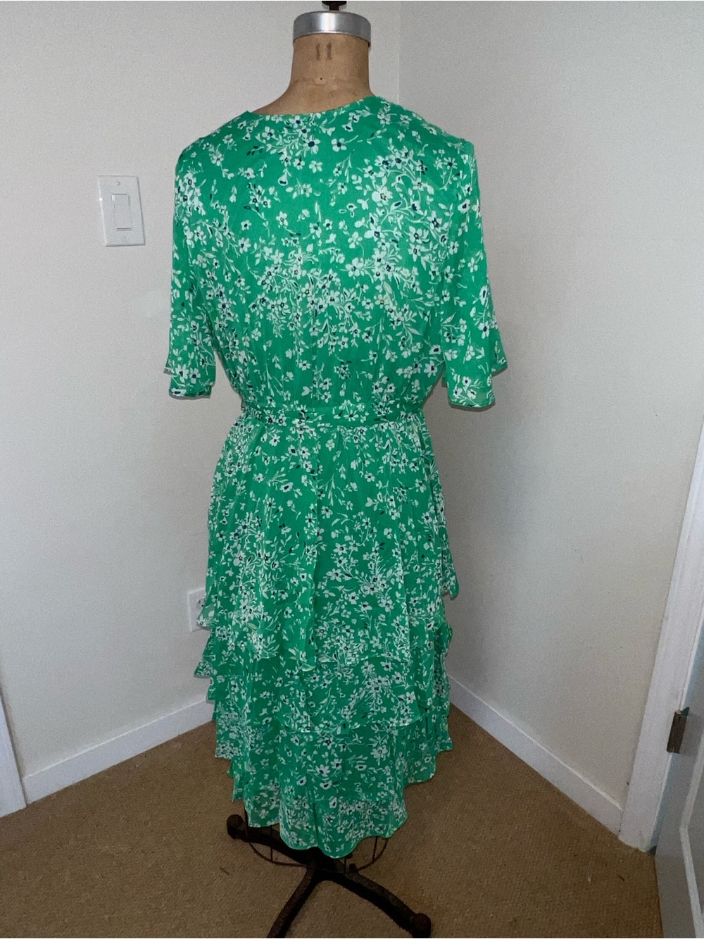 Studio I Green and White Floral Wrap Midi Dress - Picture 3 of 4